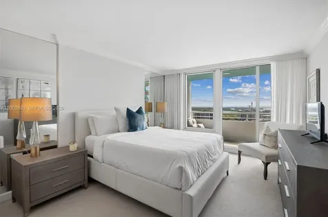 400 S Pointe Drive Miami Beach FL 33139