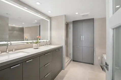 400 S Pointe Drive Miami Beach FL 33139