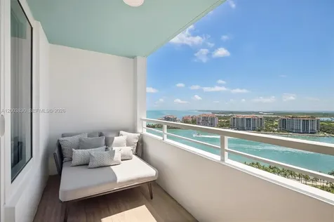 400 S Pointe Drive Miami Beach FL 33139