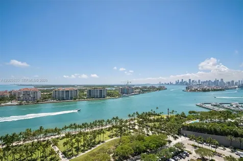400 S Pointe Drive Miami Beach FL 33139