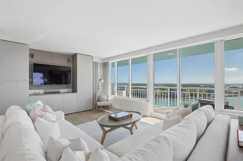 400 S Pointe Drive Miami Beach FL 33139