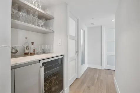 400 S Pointe Drive Miami Beach FL 33139