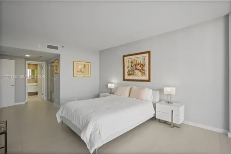 20281 E Country Club Drive Aventura FL 33180