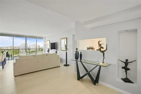20281 E Country Club Drive Aventura FL 33180
