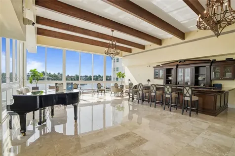 20281 E Country Club Drive Aventura FL 33180