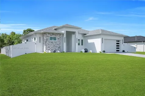 2703 34th Street SW Lehigh Acres FL 33976