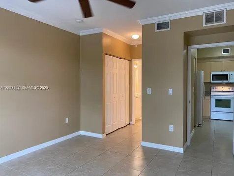 8060 N Nob Hill Road Tamarac FL 33321
