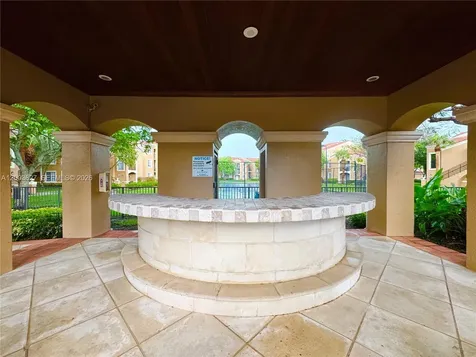 8060 N Nob Hill Road Tamarac FL 33321