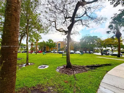 8060 N Nob Hill Road Tamarac FL 33321
