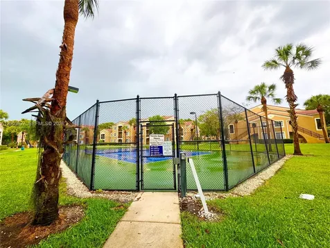8060 N Nob Hill Road Tamarac FL 33321
