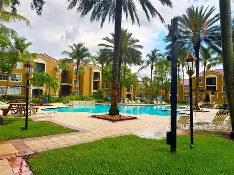 8060 N Nob Hill Road Tamarac FL 33321
