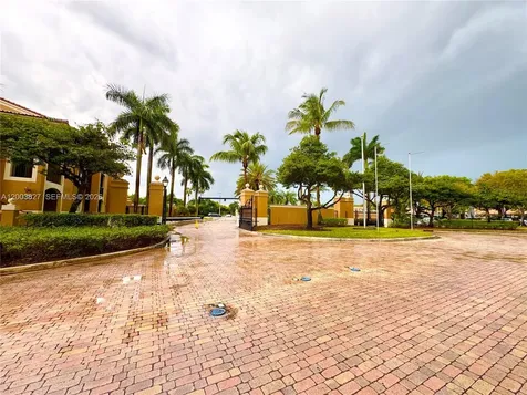 8060 N Nob Hill Road Tamarac FL 33321
