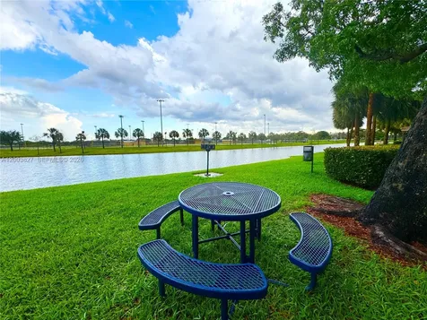 8060 N Nob Hill Road Tamarac FL 33321