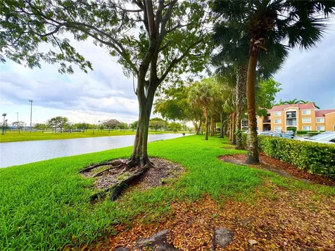 8060 N Nob Hill Road Tamarac FL 33321