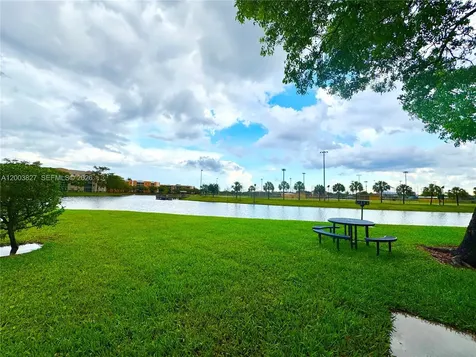8060 N Nob Hill Road Tamarac FL 33321