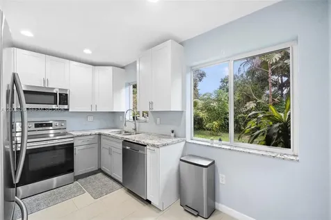 14621 NW 13th Road Miami FL 33167