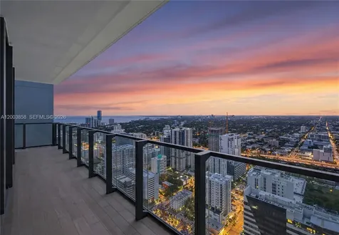 88 SW 7th Street Miami FL 33130