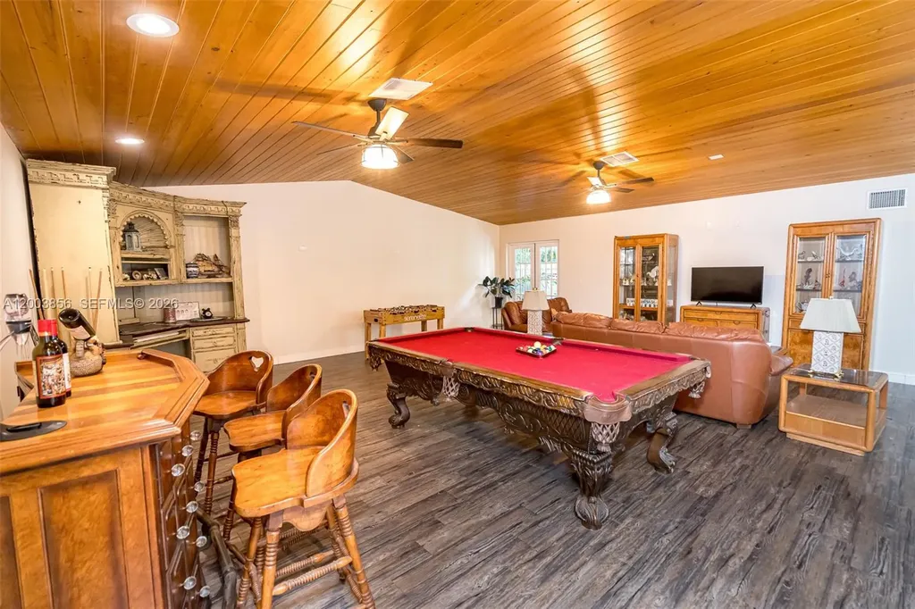 2221 SW 28th Way Fort Lauderdale FL 33312