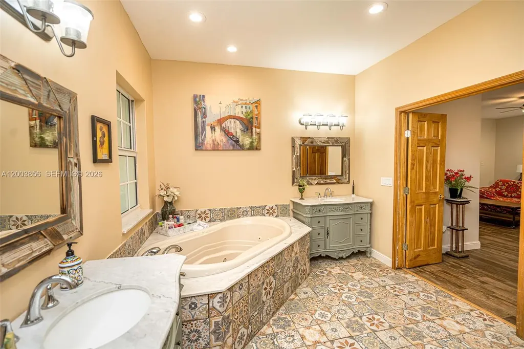 2221 SW 28th Way Fort Lauderdale FL 33312
