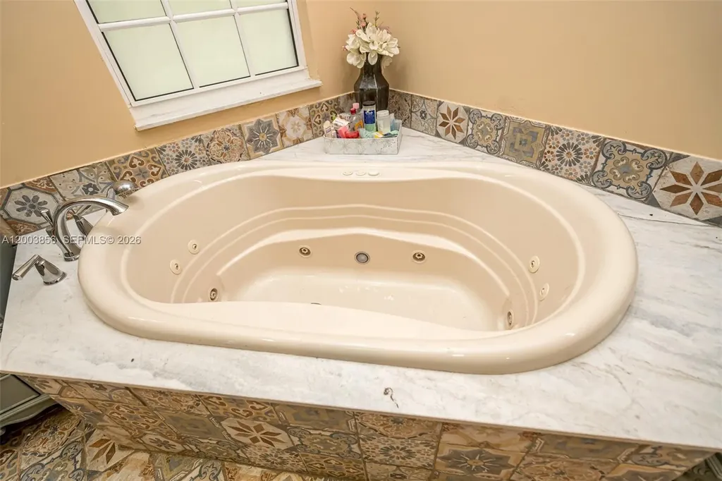 2221 SW 28th Way Fort Lauderdale FL 33312