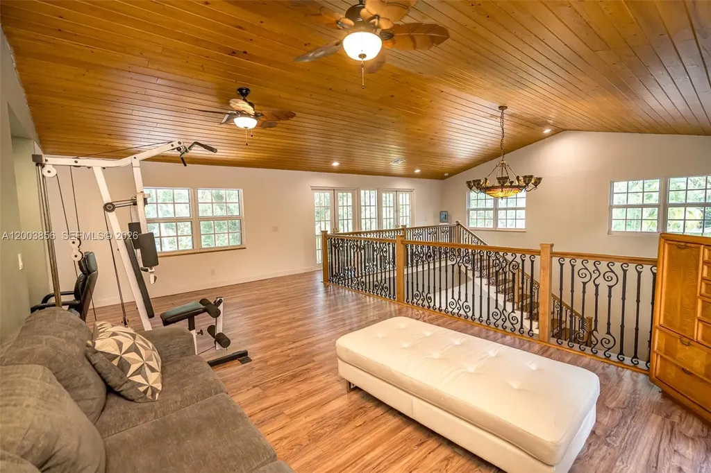 2221 SW 28th Way Fort Lauderdale FL 33312