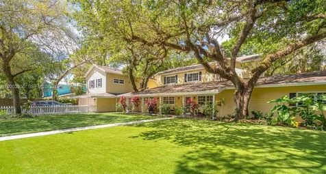 2221 SW 28th Way Fort Lauderdale FL 33312