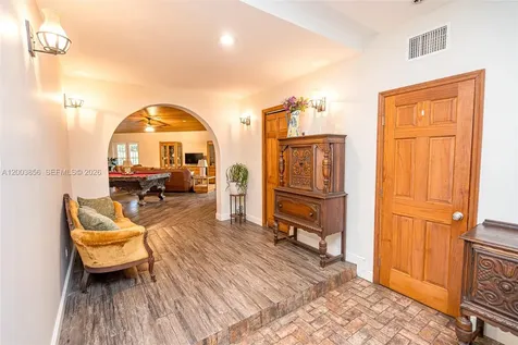 2221 SW 28th Way Fort Lauderdale FL 33312
