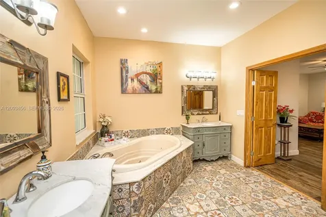 2221 SW 28th Way Fort Lauderdale FL 33312