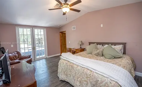 2221 SW 28th Way Fort Lauderdale FL 33312