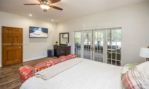2221 SW 28th Way Fort Lauderdale FL 33312