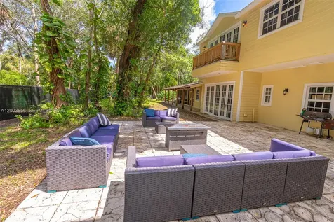 2221 SW 28th Way Fort Lauderdale FL 33312