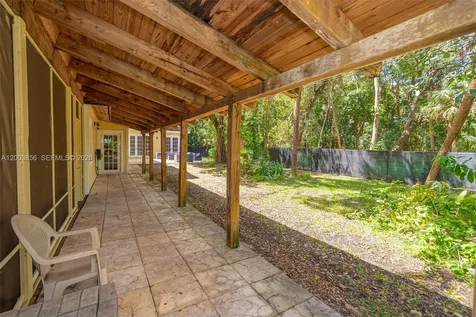 2221 SW 28th Way Fort Lauderdale FL 33312