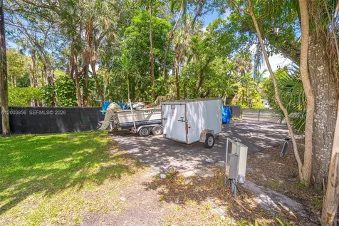 2221 SW 28th Way Fort Lauderdale FL 33312