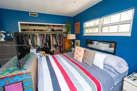2221 SW 28th Way Fort Lauderdale FL 33312