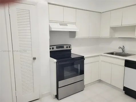5700 Collins Avenue Miami Beach FL 33140