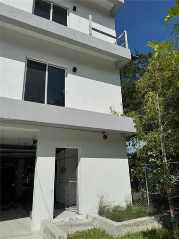 147 NW 59th Street Miami FL 33127