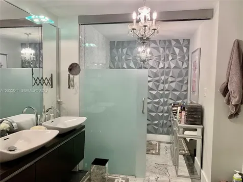 200 Biscayne Boulevard Way Miami FL 33131