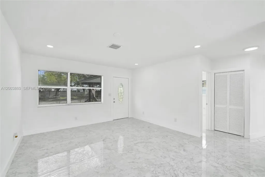6442 Oak Street Hollywood FL 33024