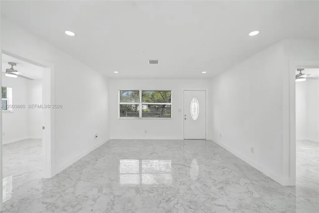 6442 Oak Street Hollywood FL 33024