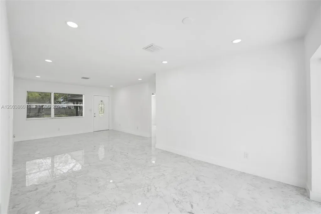 6442 Oak Street Hollywood FL 33024