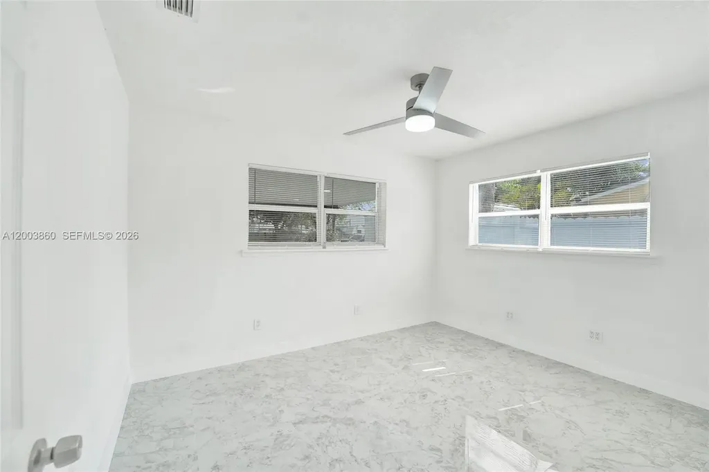 6442 Oak Street Hollywood FL 33024