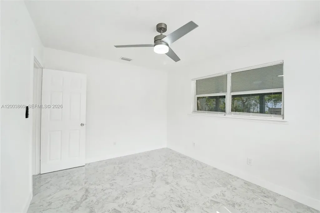 6442 Oak Street Hollywood FL 33024