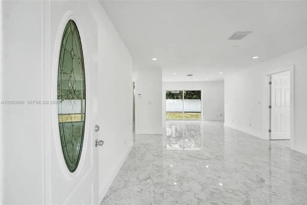 6442 Oak Street Hollywood FL 33024