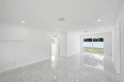6442 Oak Street Hollywood FL 33024