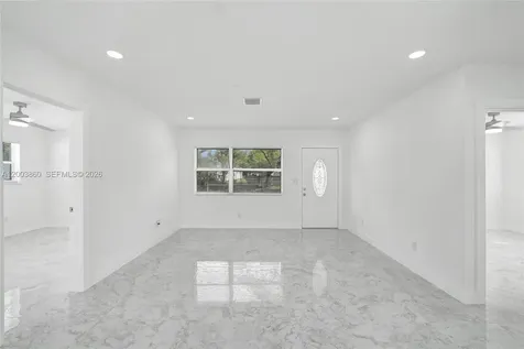 6442 Oak Street Hollywood FL 33024