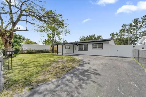 6442 Oak Street Hollywood FL 33024
