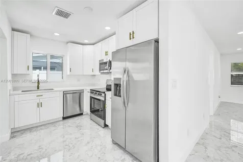 6442 Oak Street Hollywood FL 33024