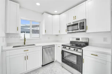 6442 Oak Street Hollywood FL 33024