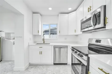 6442 Oak Street Hollywood FL 33024