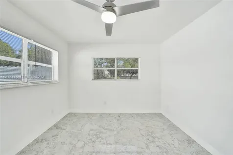 6442 Oak Street Hollywood FL 33024